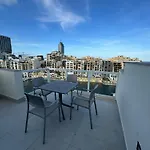 Giuliani Seafront Penthouse 15